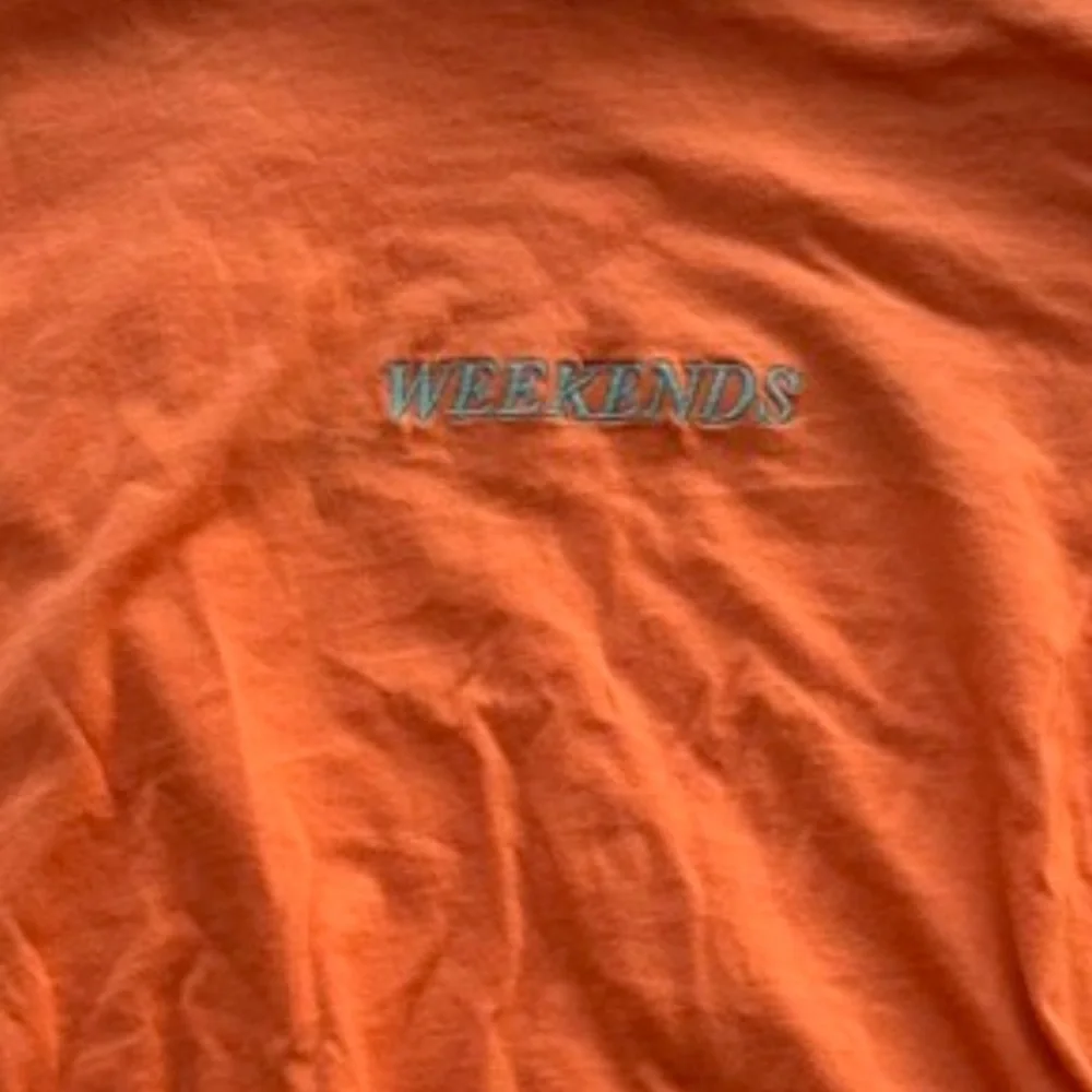 PacSun “Weekends” Tee - Picture 3 of 3